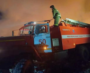 В Пензе потушили пожар на мусорном полигоне