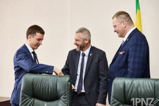 Весеннее настроение депутатов Пензенской гордумы – фоторепортаж 1pnz