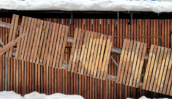 Разрушительная зима в Пензе: снег и лёд уничтожили городское и частное имущество