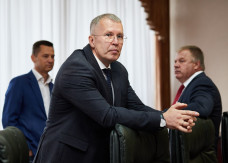 Желаем успехов! 22 апреля родился депутат Владимир Кузнецов