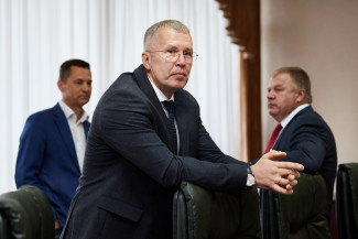 Желаем успехов! 22 апреля родился депутат Владимир Кузнецов