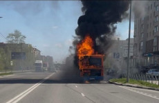 В Пензе автобус с пассажирами загорелся во время движения по маршруту