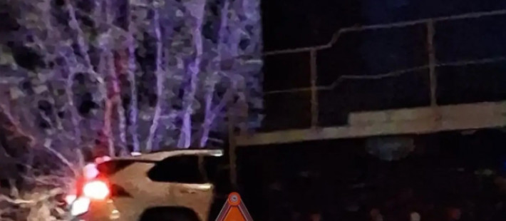 Очевидцы засняли жуткую аварию в Пензе: поезд протаранил легковой авто