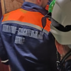 На улице Суворова в Пензе ребенок вышел в проем окна: на место срочно выехали спасатели