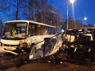 Водитель Toyota, разбившийся у Автовокзала, еще 5 минут подавал признаки жизни