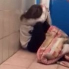 Подростки зверски избили школьницу и сняли происходящее на видео 