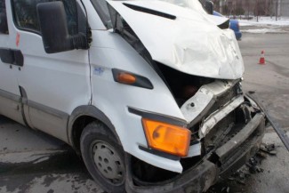 На улице Бекешской водитель микроавтобуса, не справившийся с управлением, сбил двоих пензенцев 