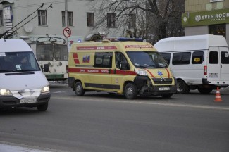 В Пензе на Кирова автомобиль Скорой помощи протаранил легковушку