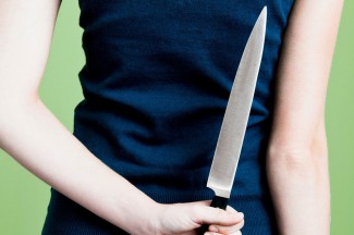 В соседнем регионе 13-летняя девочка ударила ножом по голове спящую мать