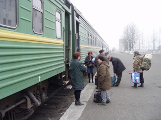 Белозерцев и Блохин решили сохранить льготы на проезд на пригородных поездах