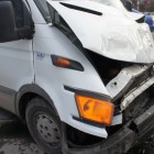 В Терновке иномарка врезалась в маршрутное такси 