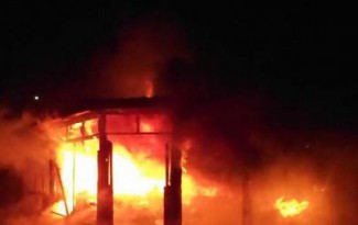 Ночью в Арбеково загорелся магазин 