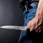 Житель Пензы избил мать шваброй, а после вонзил ей в грудь нож