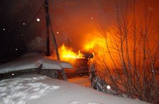 Полыхнувший дом в Колышлейском районе тушили 14 пожарных