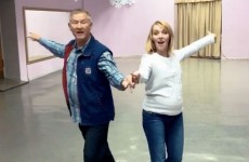 Беременная Галя Боб исполнила танец со своим первым тренером из Пензы
