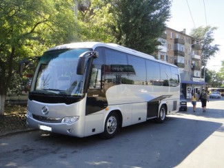 Жители Спутника требуют заменить маршрутки на автобусы
