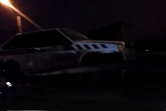 В Терновке автомобиль аварийных комиссаров повис на ограждении моста 