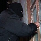 В Пензенской области двое грабителей ворвались в дом к спящей старушке