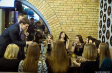 Танцующий миллионер по-пензенски: Павел Маслов провел вечер в «Квадрате» с 13 красотками