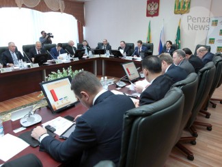 Удержится ли Роман Петрухин в кресле главы города? 23 декабря депутаты выберут нового председателя гордумы