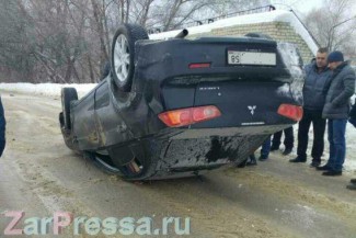 В Заречном перевернулся внедорожник