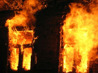 В Пензенской области в страшном пожаре погибли мужчина и женщина 