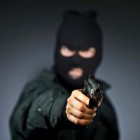 Житель Пензенской области, надев маску, совершил вооруженное ограбление «Евросети» в Люберцах