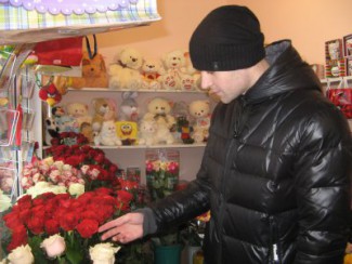 «Романтик» из Кузнецка расплатился за цветы закладкой «Банка приколов»