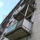 Жительница Заречного выпала с пятого этажа во время ссоры с любимым 