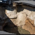 Под автомобилем жительницы Пензы «исчезло» дорожное полотно 