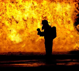 Восемь спасателей тушили пожар в Земетчино 