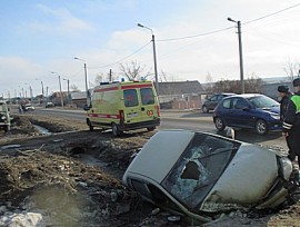 В Пензенской области «Лада Калина» сбила пешехода и опрокинулась в кювет