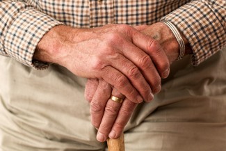 В Сосновоборском районе мужчина дерзким образом обворовал престарелого пенсионера