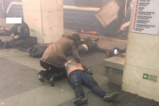 СМИ: В петербургском метрополитене прогремели два взрыва. 10 человек погибли