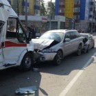 В Пензе машина скорой помощи столкнулась с двумя машинами