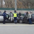 В Пензе три человека пострадали при столкновении легковушки и внедорожника 