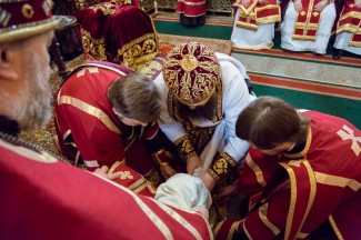 Митрополит Пензенский и Нижнеломовский омыл ноги священников