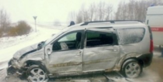 Две «Лады-Ларгус» разбились вдребезги при аварии в Пензенской области 