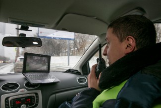 В Арбеково под колеса автомобиля попала женщина 