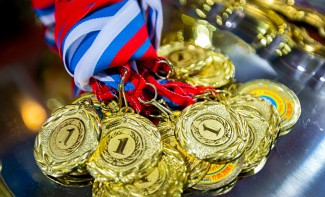 Пловчиха, завоевавшая золотую медаль в Пензе, обменяла ее на зарядник в Новой Зеландии