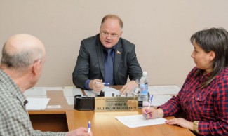 В преддверии Дня парламентаризма Вадим Супиков провёл приём граждан