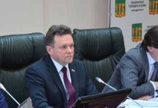 Глава города поставил вопрос об отстранении 14 депутатов Гордумы 