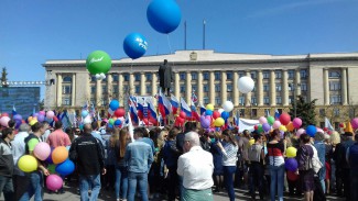 Пензенцы отметили Первомай митингом на площади Ленина
