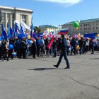 Белозерцев удостоил похвалы участников первомайских демонстраций 