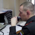 Полицейские устанавливают личность погибшего мужчины, найденного на обочине дороги в Кузнецком районе 