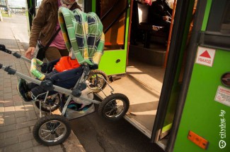 В Пензе две женщины едва не выцарапали друг другу глаза из-за детской коляски 