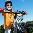 В Кузнецке ребенок едва «не распластался» на велосипеде под колесами авто 