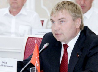 Андрей Зуев продолжит издавать законы, несмотря на судимость?
