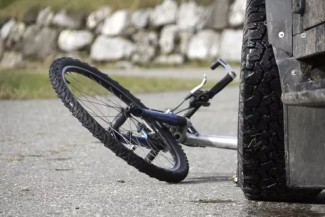 В Пензе на Дзержинского неизвестный водитель сбил велосипедиста и скрылся