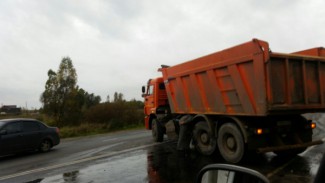 Пензенское ГИБДД разыскивает очевидцев столкновения «семерки» и грузовика